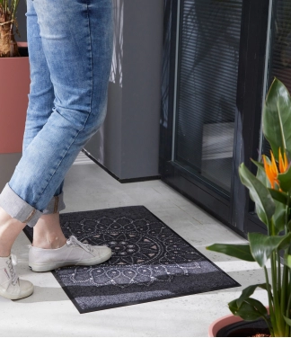 Pilki guminiai duru kilimeliai