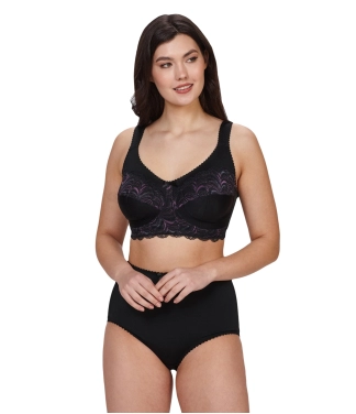 juodos formuojančios kelnaitės moterims