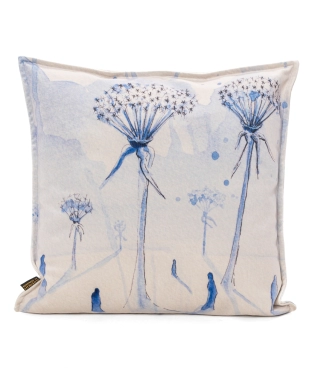 dekoratyvinė pagalvėlė su gėlėmis