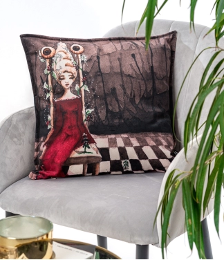 dekoratyvine pagalvele namams juoda balta raudona