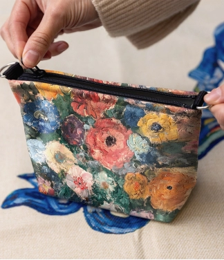 kosmetinė moterims su gėlėmis