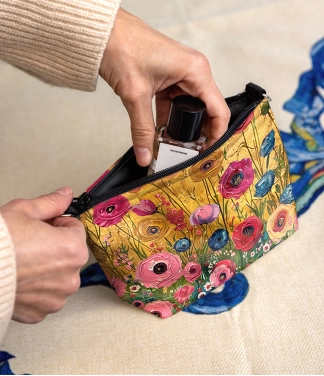 kosmetinė moterims geltona su gėlėmis