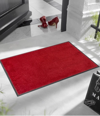 duru kilimelis raudonas interjere