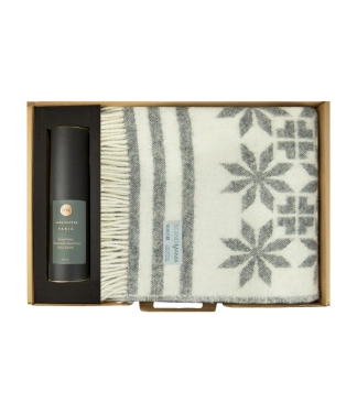 Mājas aromāts un vilnas pleds