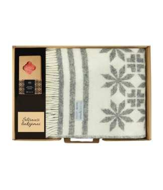 Dāvana sievietei vilnas pleds un svece