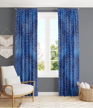 dieninės užuolaidos pasiūtos mėlynos interjere