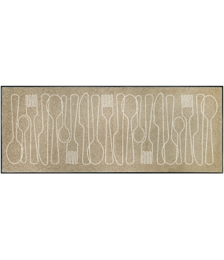 šviesių spalvų kiliminis takas virtuvei