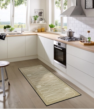 pastelinis skandinavisko stiliaus kiliminis takai virtuvėje