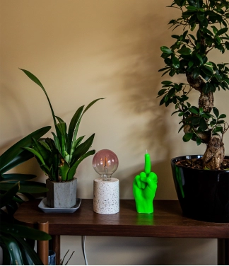 Ar rokām darināta svece F*ck You Neon Green