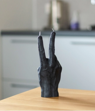 Roku darbs svece Peace Black