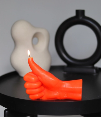Ar rokām darināta svece Thumbs Up Neona Orange