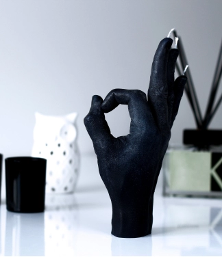 Roku darbs svece OK Black