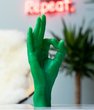 Roku darbs svece OK Green