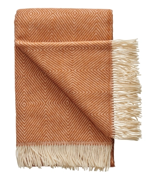 vilnonis pledas cinamono spalvos