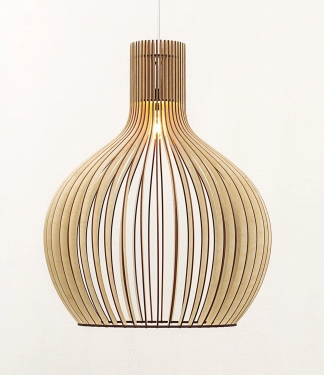 medinis skandinaviškas šviestuvas