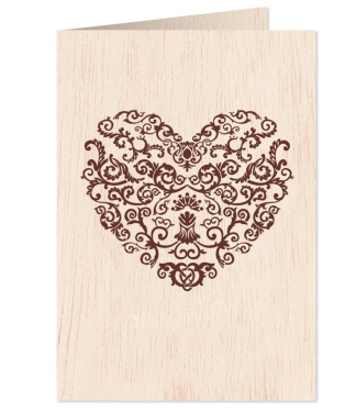 sveikinimo atvirukas iš medžio širdelė