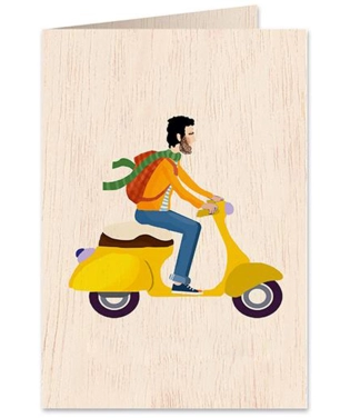 originalus atvirukas medinis vyras su mopedu