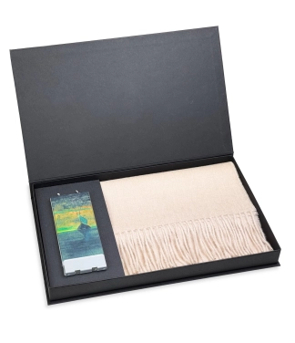 stilinga dovana merginai salikas ir zvake dezute