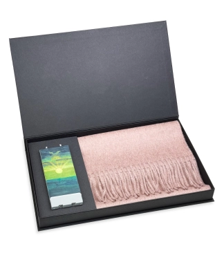 dovanu idejos moterims salikas ir zvake