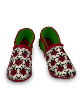 kambarinės šlepetės vilnonės su boružėlėmis