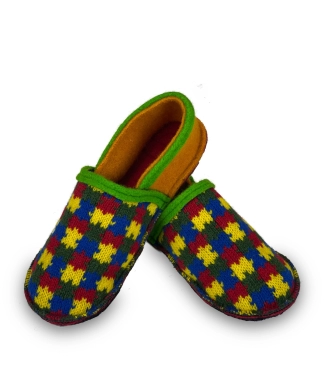 vilnonės šlepetės spalvingos raštuotos