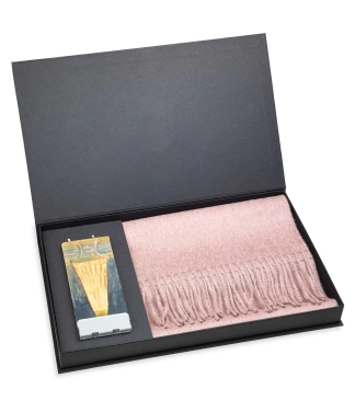 dovanu ideja moterims salikas ir zvake