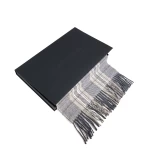 Ziemassvētku dāvana vīrietim ir rūtaina šalle grey 1