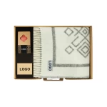 Dāvanu komplekts pleds un svece 1