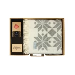 Dāvanas sievietēm pleds un svece 1