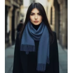 Tumši zila šalle sievietēm