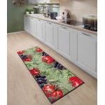ilgas zalias kiliminis takas virtuveje