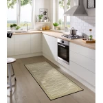 pastelinis skandinavisko stiliaus kiliminis takai virtuvėje