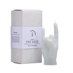 Ar rokām darināta svece You Rock White 2
