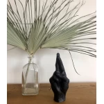 Ar rokām darināta svece Crossed Fingers Black 1