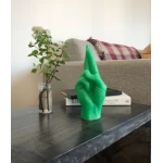 Ar rokām darināta svece Crossed Fingers Green 1