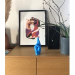 Ar rokām darināta svece Crossed Fingers Blue 1