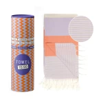 pastelinių spalvų paplūdimio rankšluotis su kutais