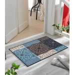 stilingas rastuotas kilimelis prie duru namams 1