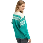 žalsvas megztinis moterims 2