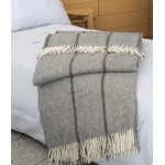 vilnonis užtiesalas ant lovos pilkas 1