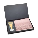 dovanu ideja moterims salikas ir zvake 1