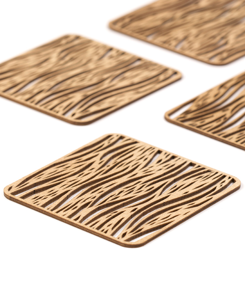 Nebrangi dovana medinių padėkliukų rinkinys