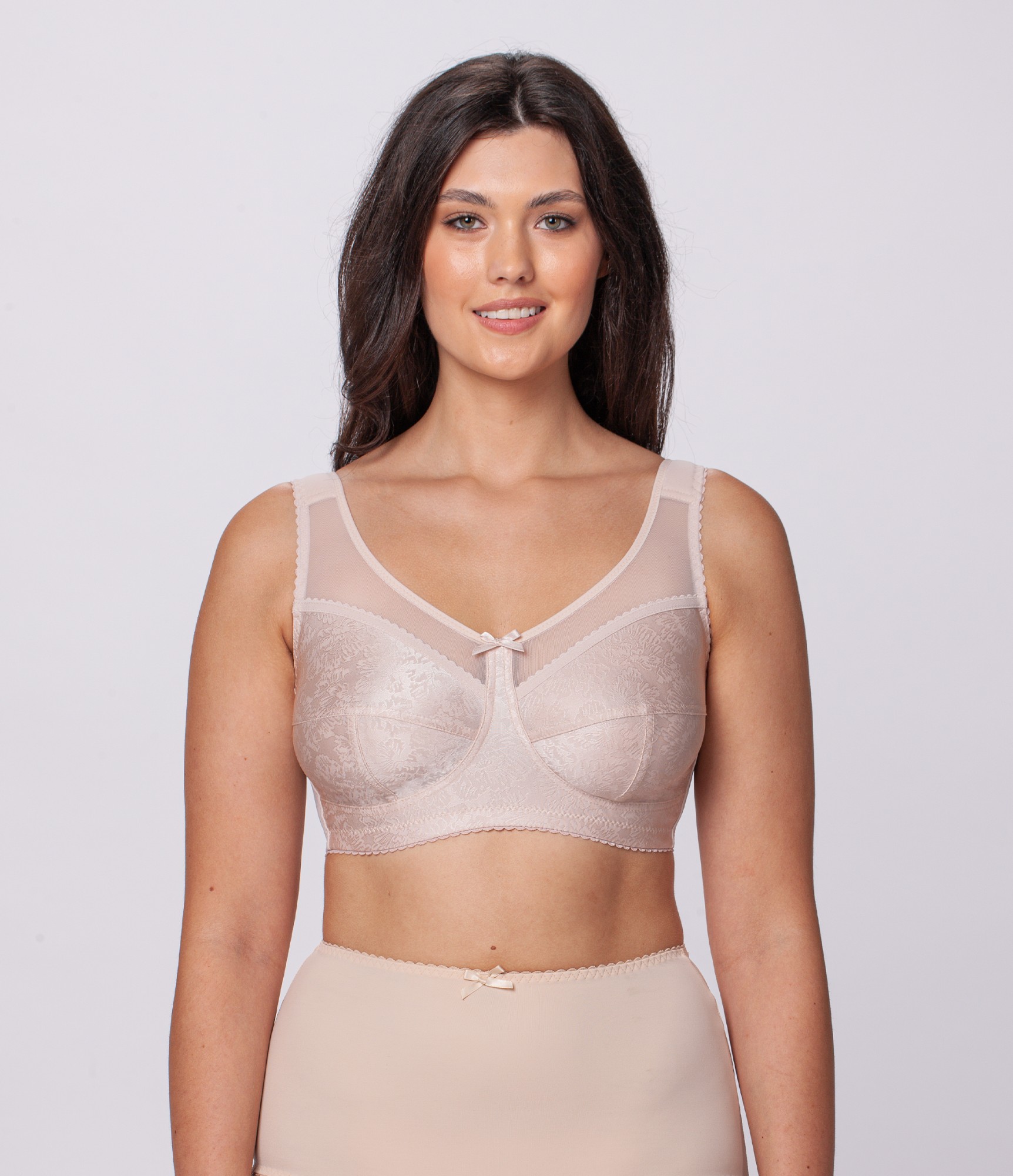 kūno spalvos liemenėlė didelei krūtinei