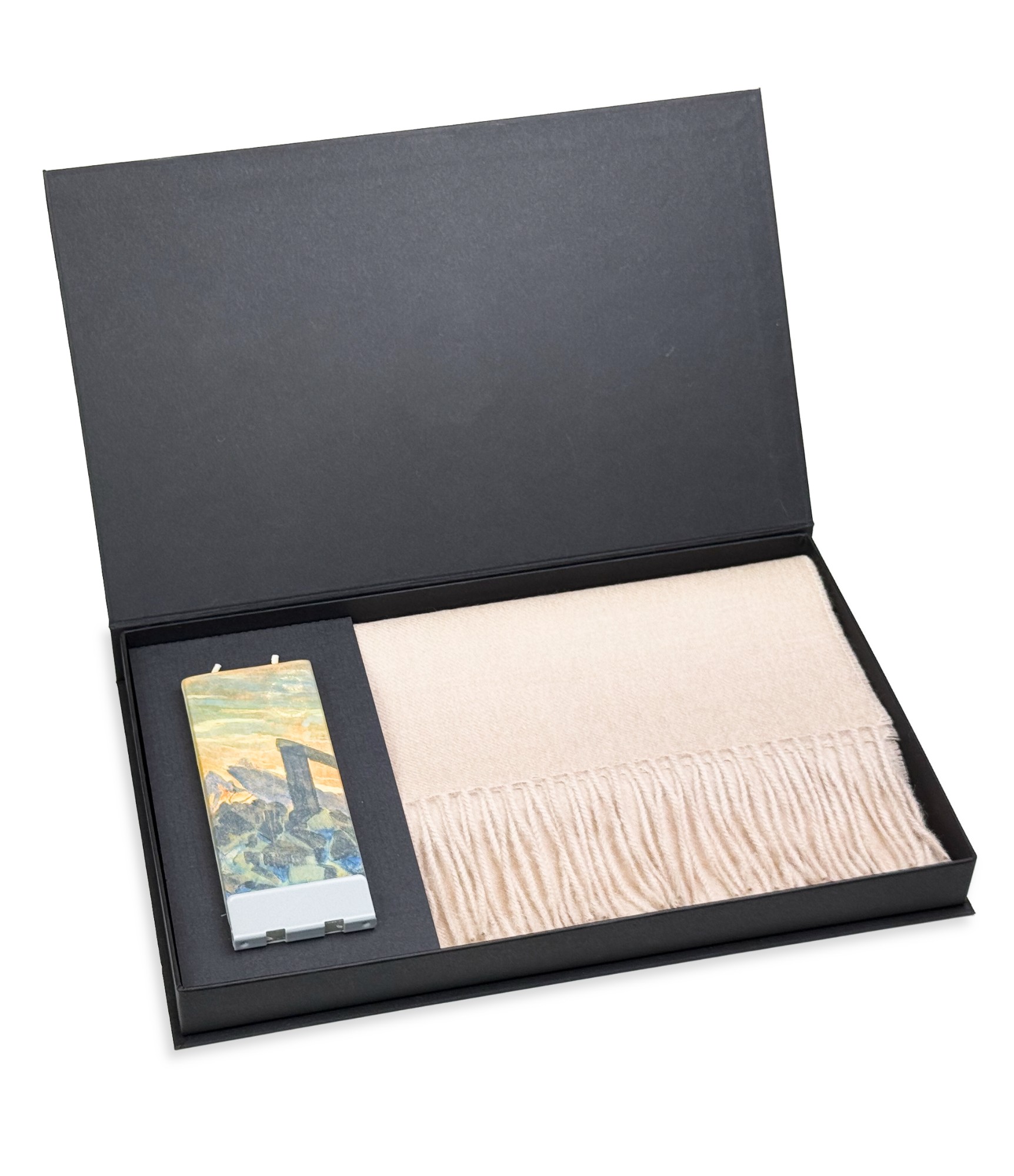 dovana mamai salikas ir zvake juodoje dezuteje