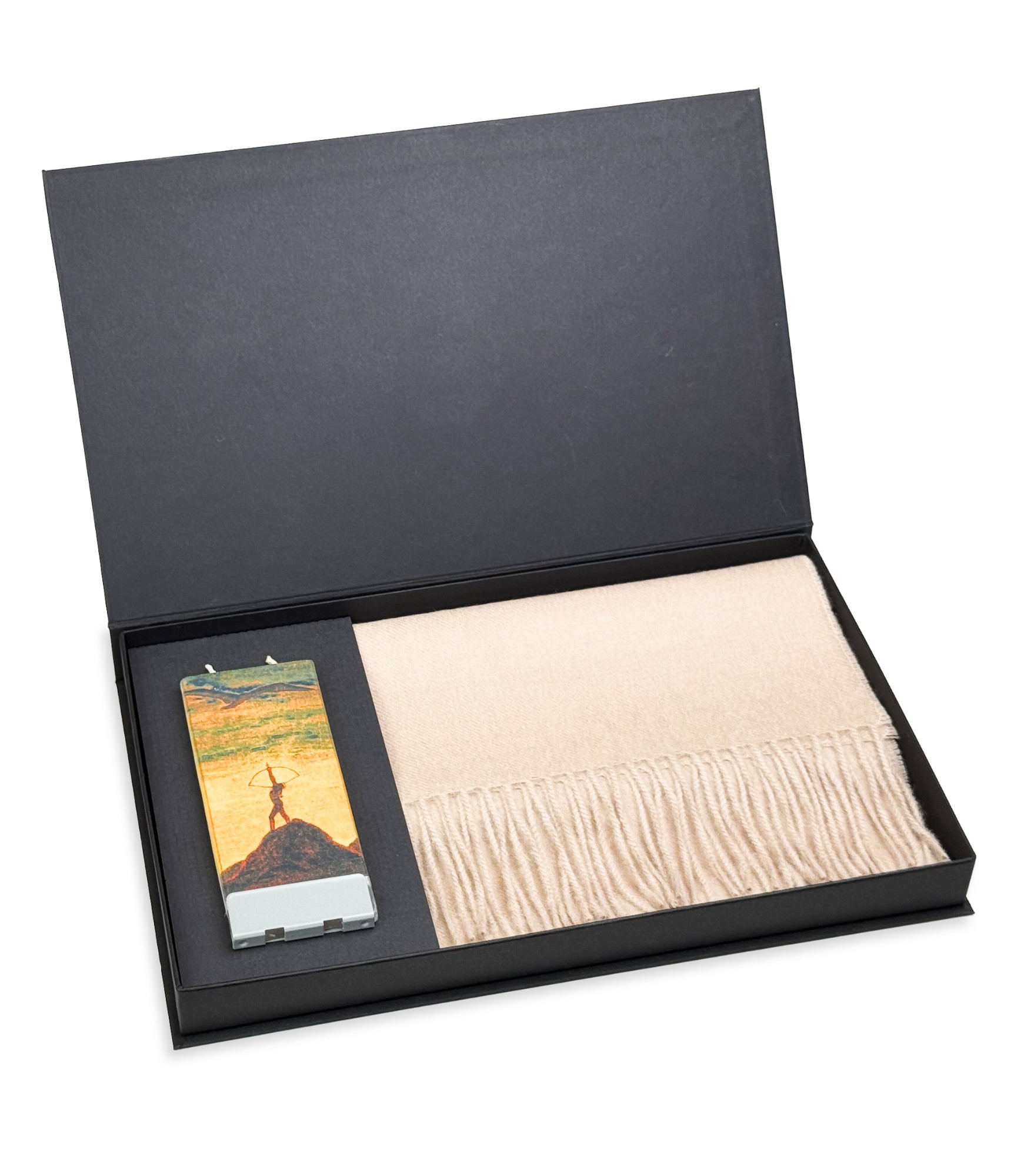 stilingos dovanos moterims salikas ir zvake dovanu dezuteje