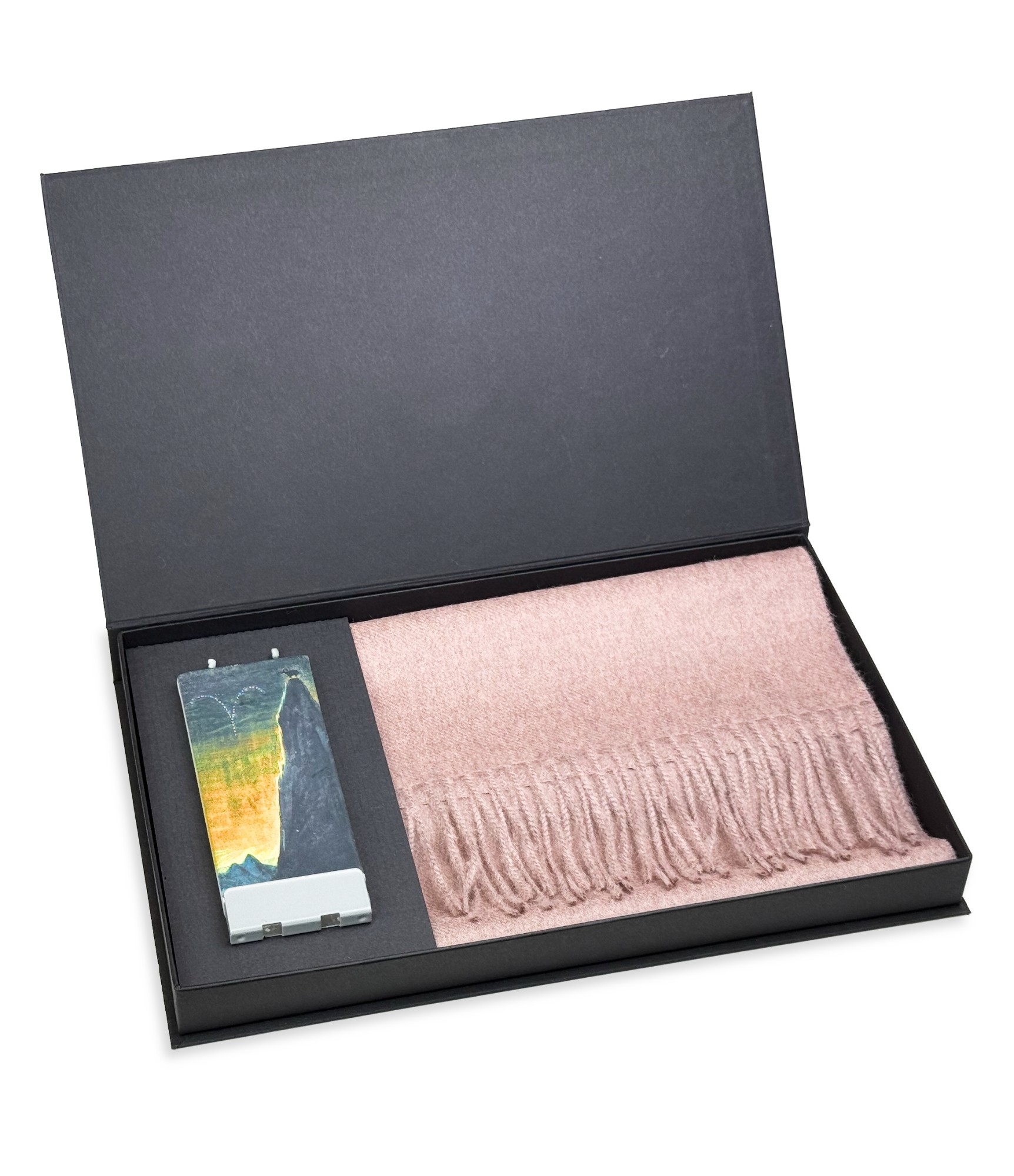 rausvas salikas moterims ir zvake zodiakas avinas