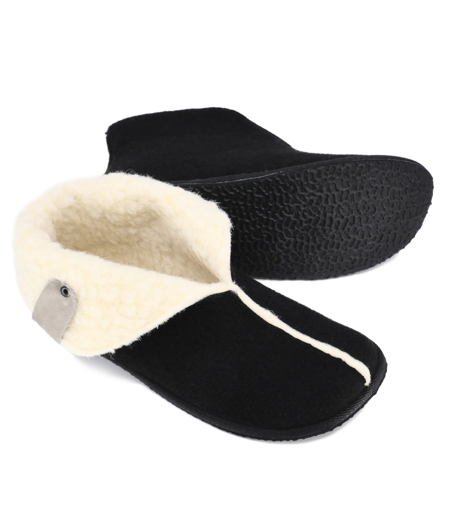 juodos vilnonės šlepetės